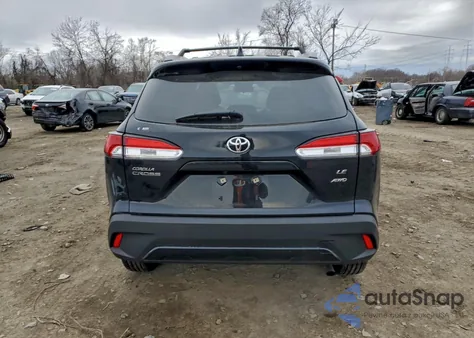 2024 Toyota Corolla Cross Le z USA, uszkodzony, nr VIN 7MUBAABG4RV111771